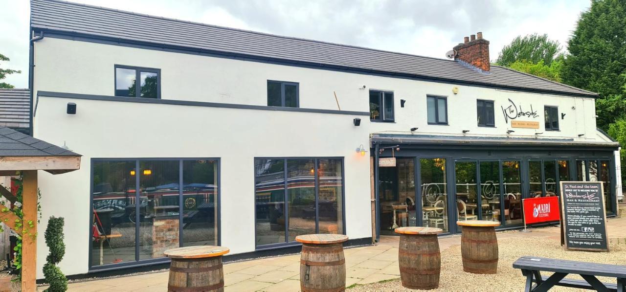 The Waterside Bar, Rooms & Restaurant Swinton  Extérieur photo